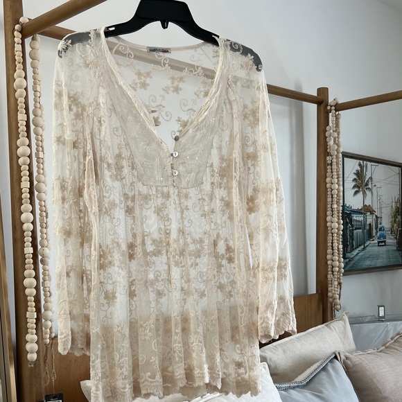 M Made In Italy Tops - Elegant Cream Lace Blouse